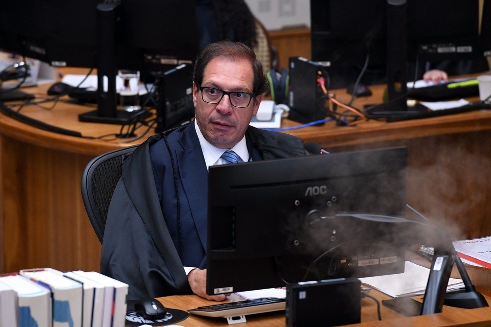 Investigação que apura ataques ao sistema eleitoral pode levar à inelegibilidade de Bolsonaro em 2022, diz Salomão