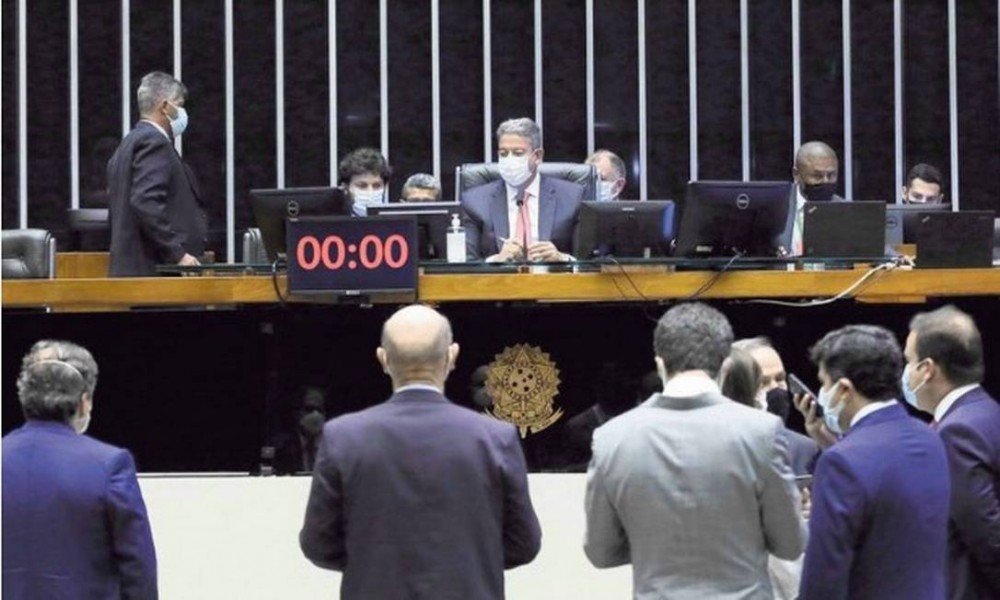 PEC dos Precatórios é aprovada em 1º turno na Câmara e muda teto de gastos para viabilizar Auxílio Brasil