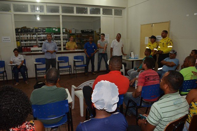 Prefeitura promove reunião com comerciantes para dar início à reforma da Praça Rui Barbosa