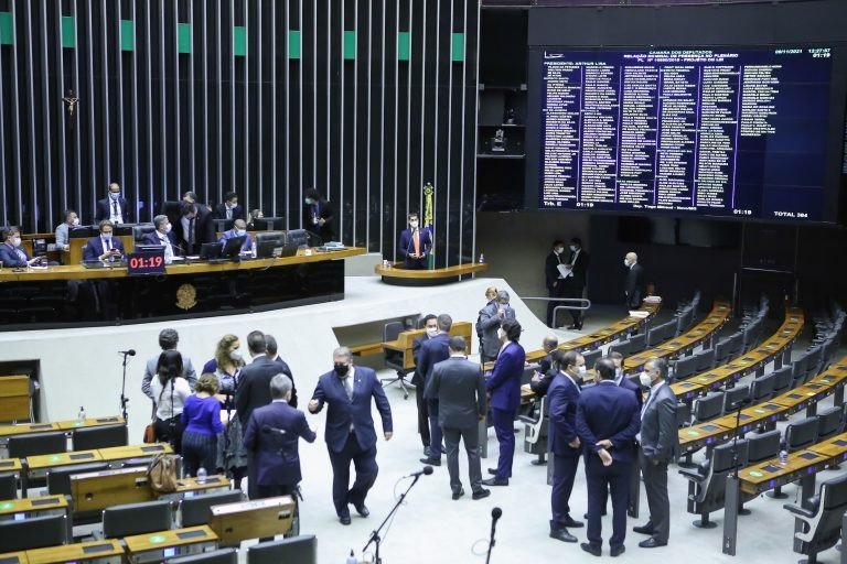 Câmara pode votar MP que recria Ministério do Trabalho e projeto que regulamenta mercado de carbono
