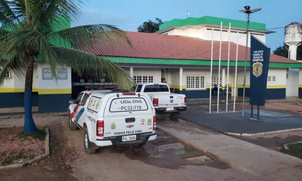 Menina de 11 anos é morta com 20 facadas dentro de casa após ser estuprada pelo tio