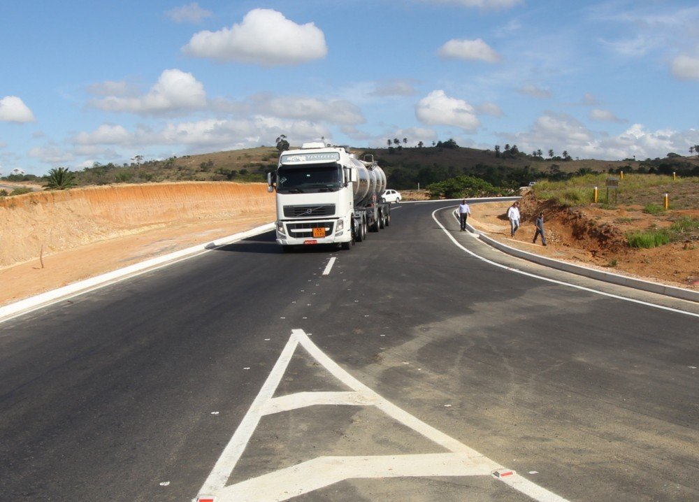 Rui entrega Anel Viário que desafoga tráfego pesado em Candeias