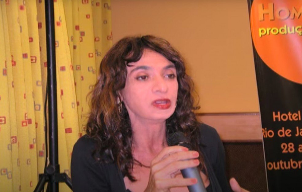 Janaína Dutra, primeira travesti advogada do Brasil, é homenageada pelo Google