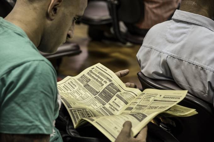 Desemprego no Brasil sobe a 12,2% entre novembro e janeiro