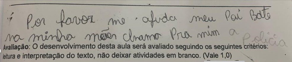'Meu pai bate na minha mãe': menina escreve pedido de socorro em prova, e polícia abre inquérito após resgatar mulher