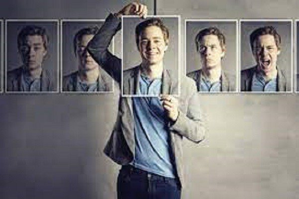 Bônus de fim de ano: ser extrovertido é uma característica que ajuda a ganhar mais