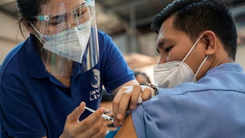 Ômicron: o que se sabe sobre eficácia das vacinas contra a variante