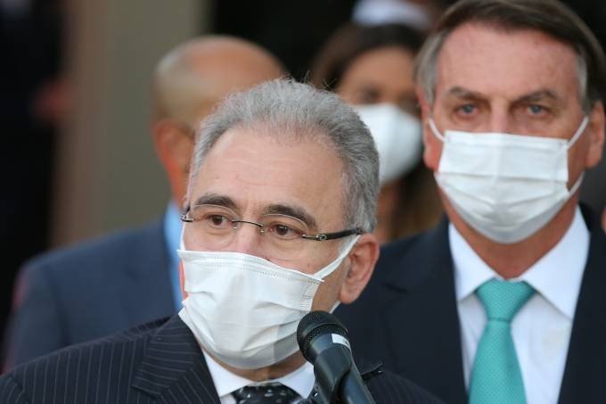 Em menos de um ano, imagem de Queiroga se destrói e ministro é chamado de 