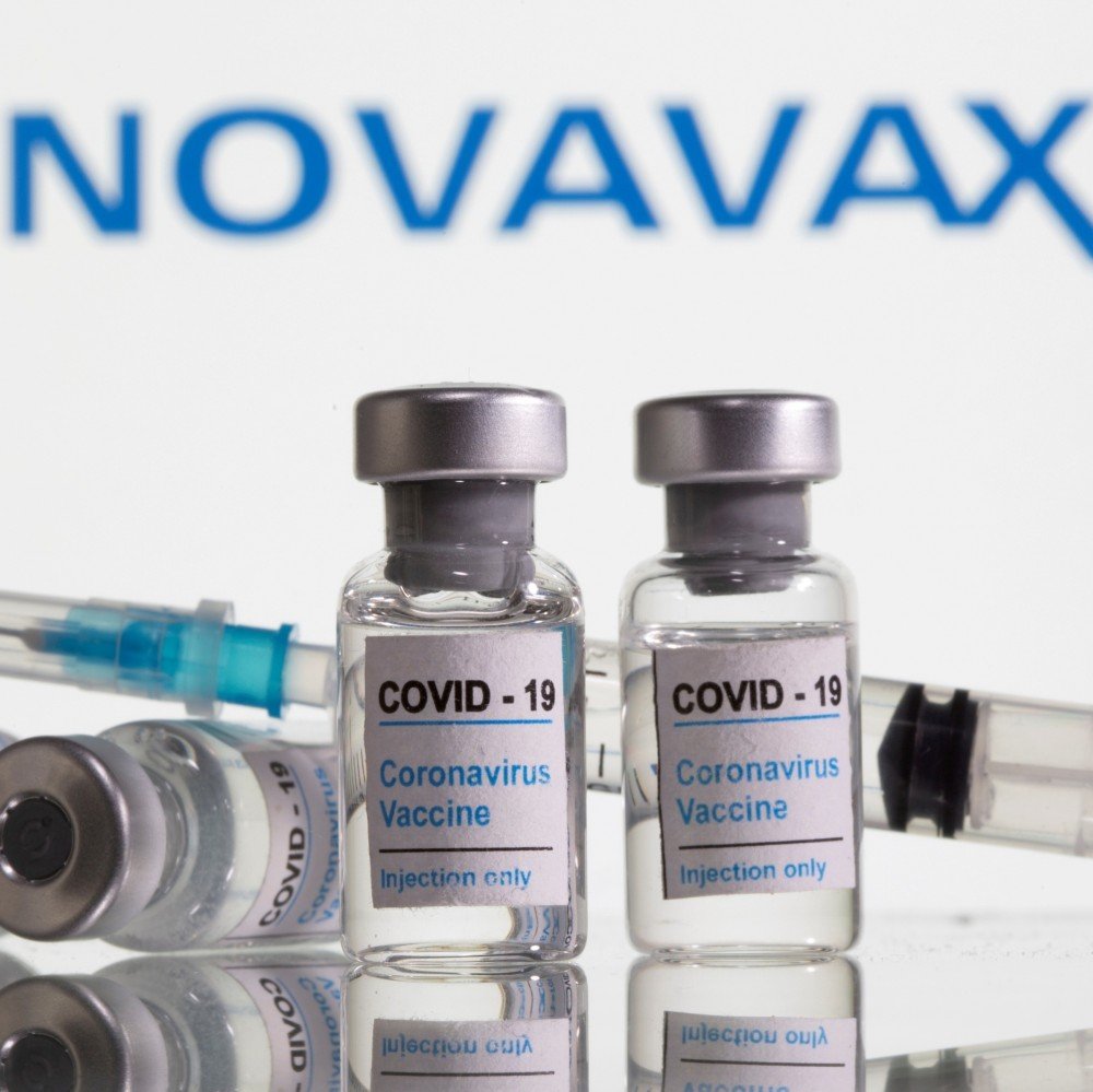 Novavax é a quinta vacina contra covid-19 aprovada na UE