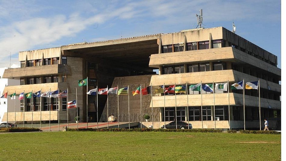Alba aprova reajuste para funcionalismo público, governador e secretários