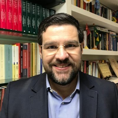 Jurista Marcelo Uchôa diz que Bolsonaro pode ser responsabilizado judicialmente por não vacinar a filha