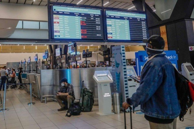 Ômicron já representa 31% dos casos de covid-19 no Brasil, mostra levantamento