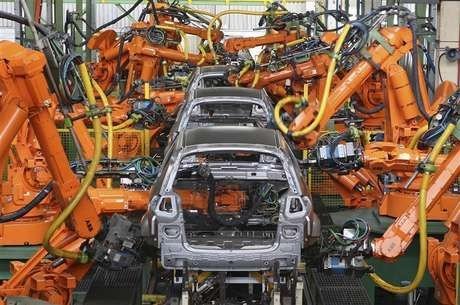 Com preços a partir de R$ 47 mil, carros básicos não são mais populares. Ícones como Gol e Uno sairão de cena