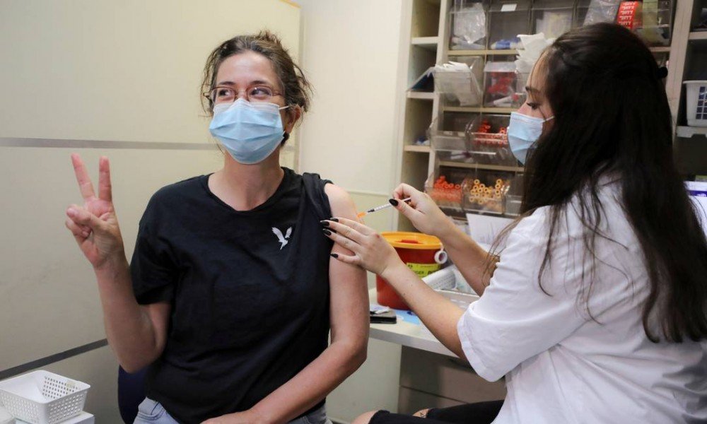 Israel detecta primeiro caso de 'flurona', dupla infecção de Covid e influenza
