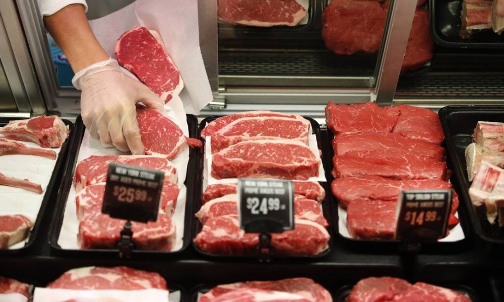 Biden lança pacote para restringir gigantes do setor de carnes e conter alta de preços nos EUA
