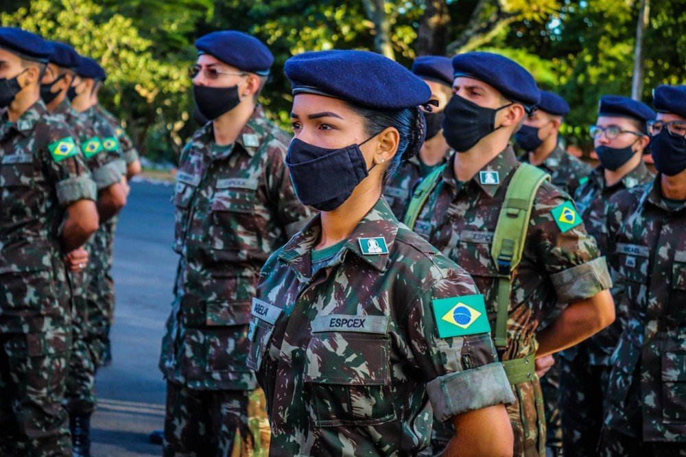 Exército recomenda vacinação de militares contra a Covid-19