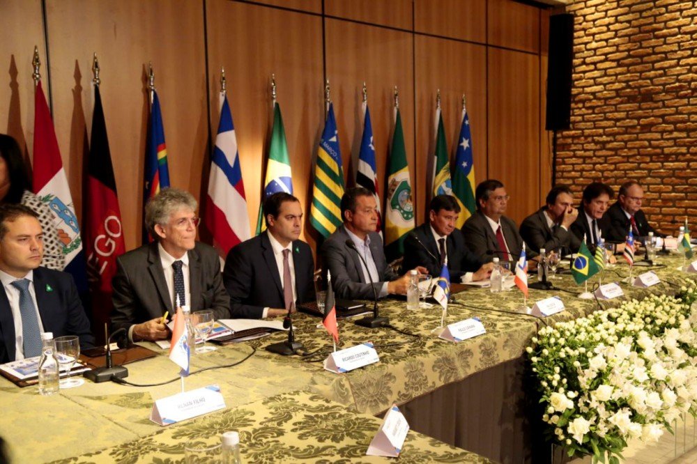 Governadores do Nordeste cobram fundo de segurança pública e assinam acordo de cooperação