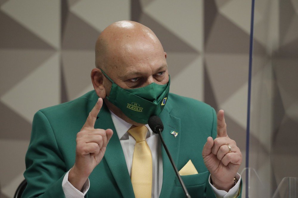 Twitter bloqueia perfil do empresário bolsonarista Luciano Hang