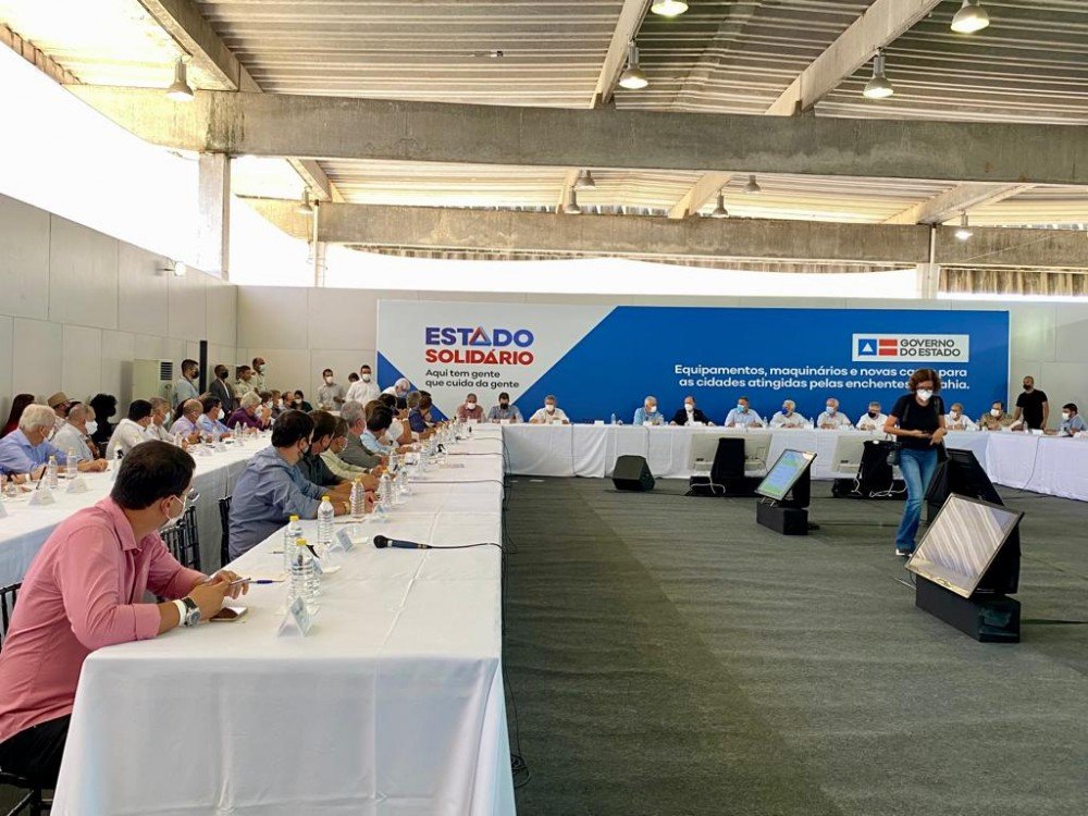 Prefeituras baianas recebem investimentos para dar início à recuperação de estradas vicinais