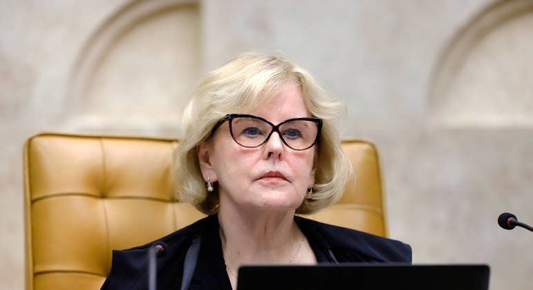 Rosa Weber dá cinco dias para Saúde explicar nota técnica contra vacinas