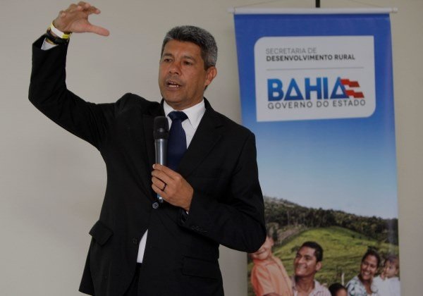 Secretário estadual reforça importância de aula presencial