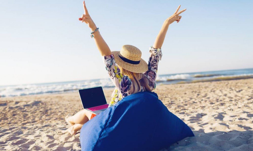 Descubra o que é 'bleisure', o tipo de viagem que cresceu na pandemia e impulsiona a venda de passagens aéreas