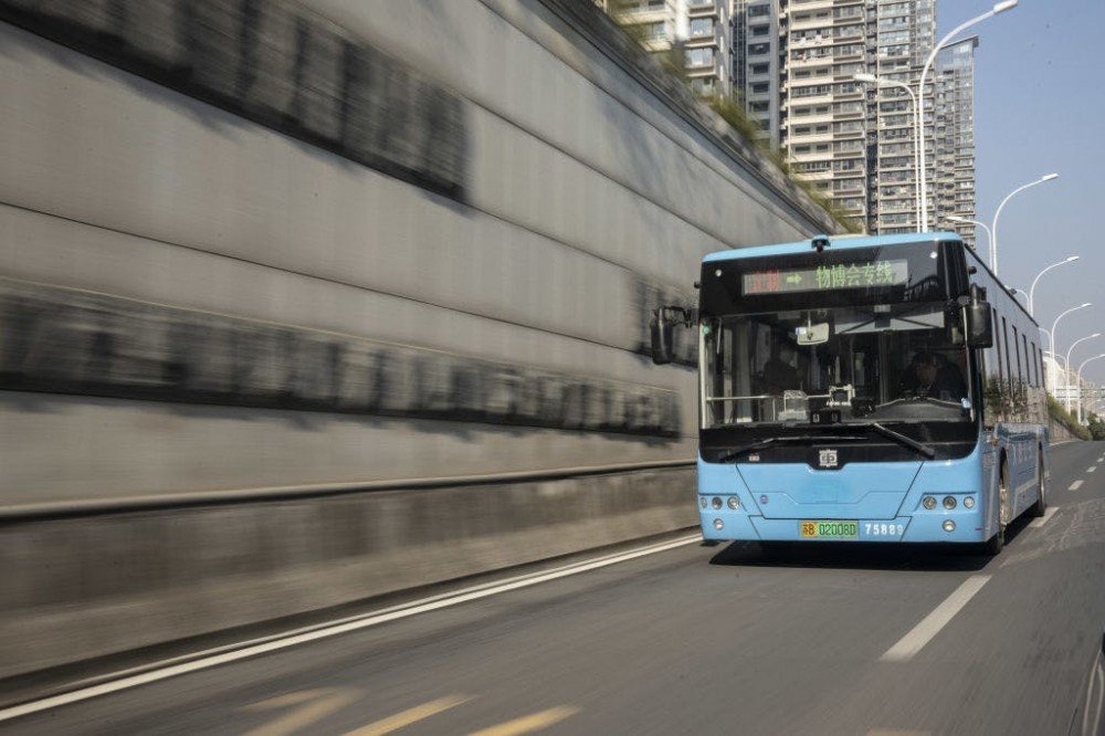 Unidade da Intel quer lançar ônibus autônomos em 2024