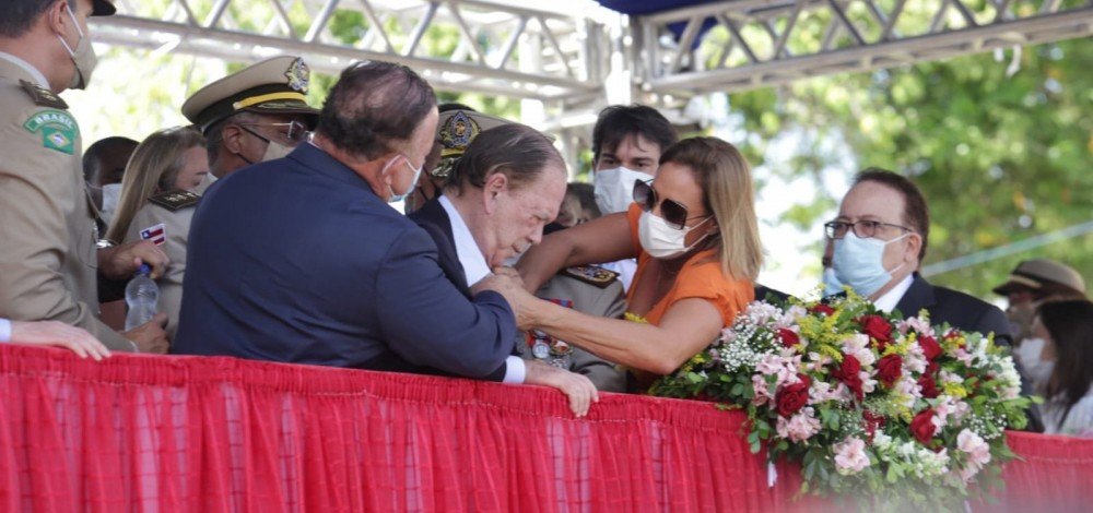 O vice-governador João Leão teve um mal estar durante evento