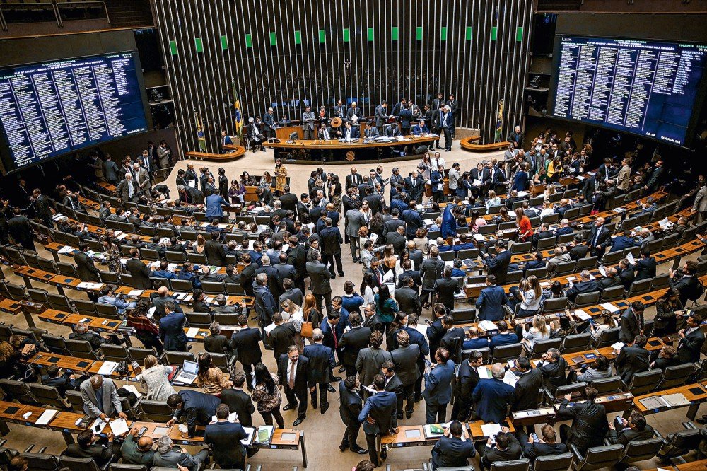 Deputados aprovam proposta que atualiza o Código Penal Militar