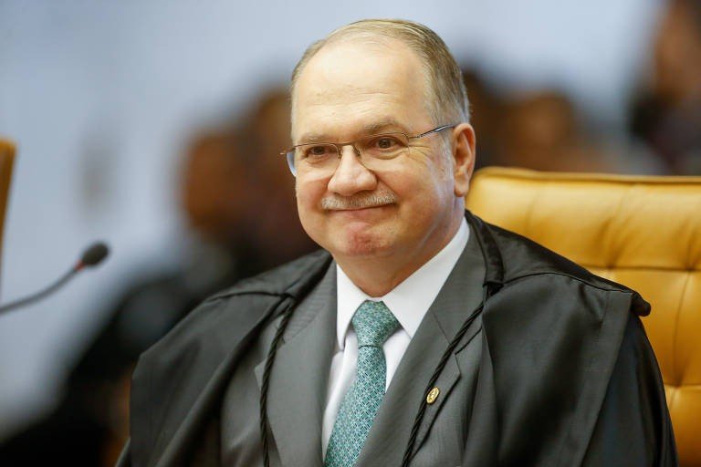 Fachin defende urna eletrônica e faz crítica indireta a Bolsonaro em posse no TSE