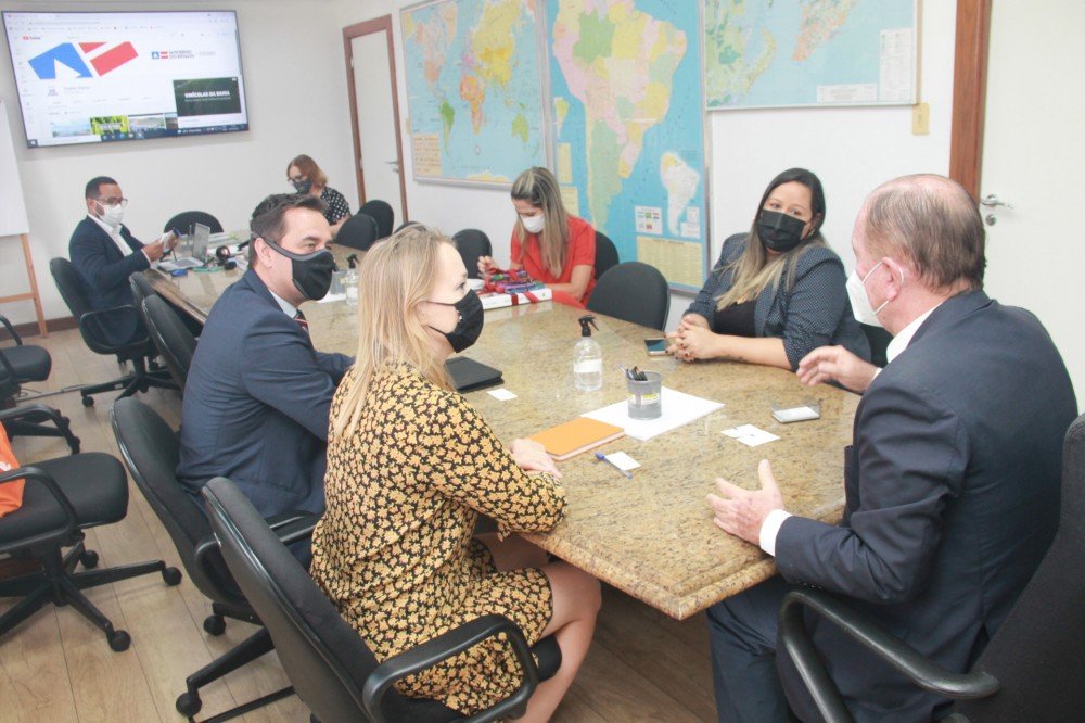 Bahia - secretário de planejamento apresenta potenciais investimentos à vice-embaixadora da Holanda