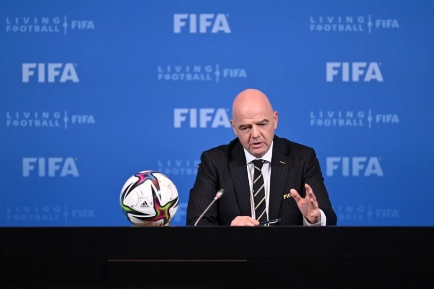 Enfim, a hipocrisia: Fifa bane Rússia da Copa do Mundo de 2022