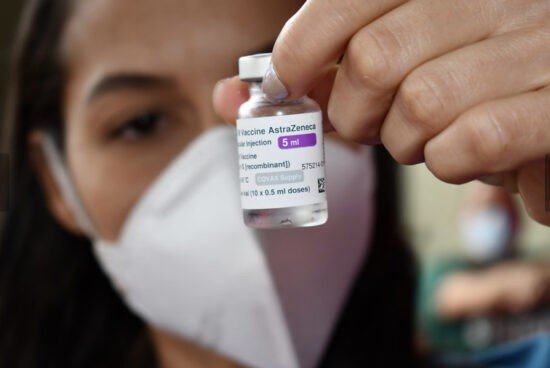 Vacinação contra a Covid-19 nesta segunda-feira (07) será para a 2ª dose em adultos e crianças