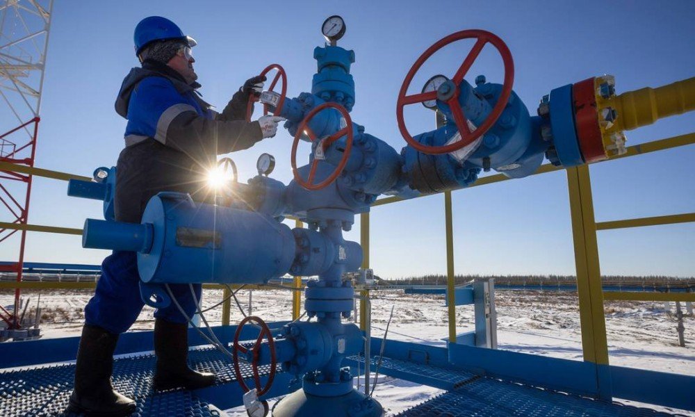 Barril de petróleo supera US$ 130 e gás na Europa tem alta de 79%. Bolsas europeias caem