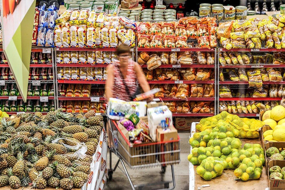 Guerra na Ucrânia provoca revisões em taxa de juros e inflação no Brasil