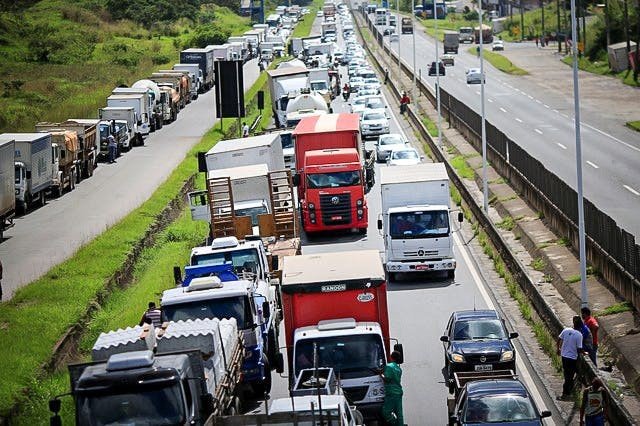Nova greve dos caminhoneiros? Aumento do combustível atiça categoria