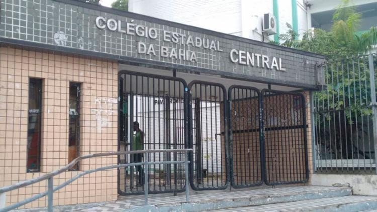 Secretaria da Educação do Estado inaugura usina solar fotovoltaica no Colégio Central, em Salvador