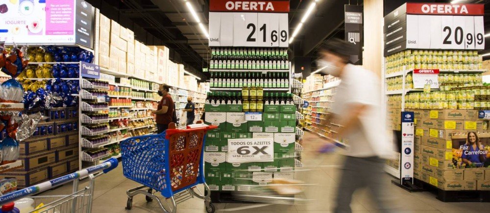 Marcas mais caras 'somem' nos supermercados, e empresas mudam embalagens para não prejudicar vendas