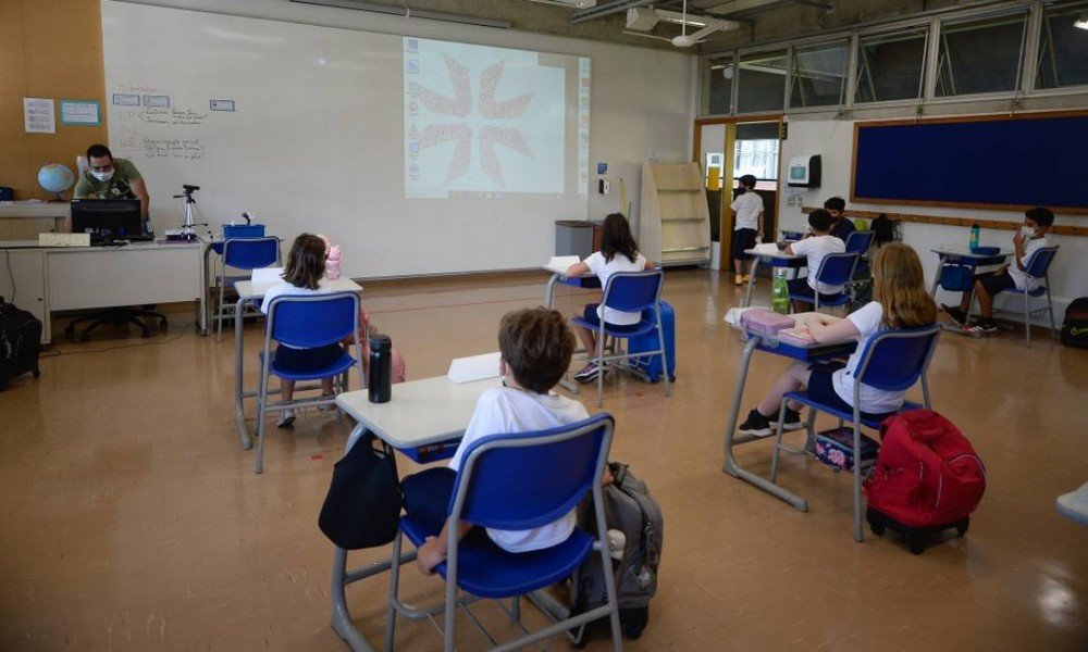 Melhorar educação básica reduz homicídios e amplia acesso a empregos e a universidades, revela estudo