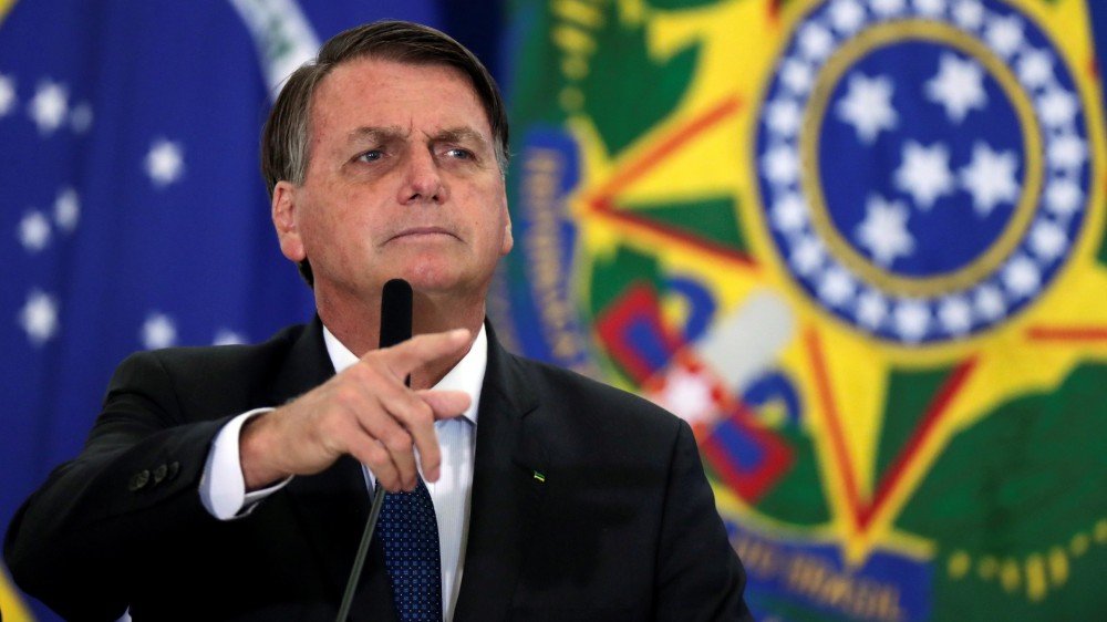 Governo Bolsonaro vai aumentar produção de petróleo para reduzir preço da gasolina nos Estados Unidos