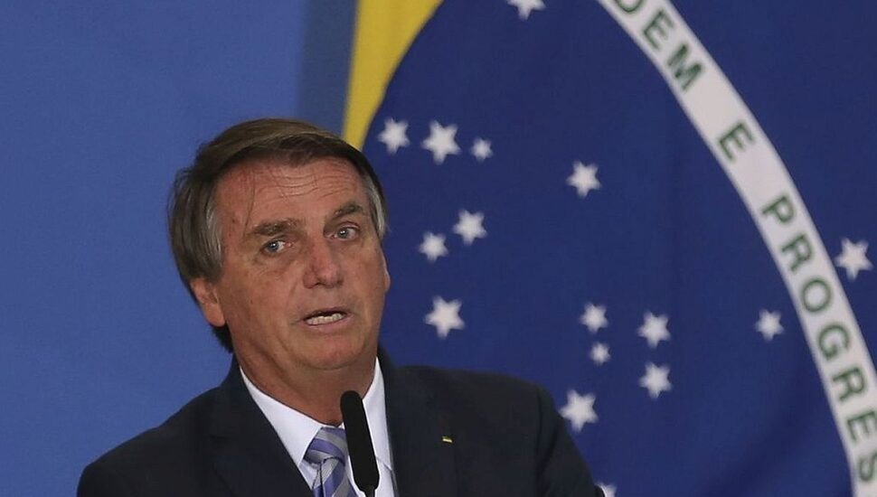 Petróleo cai e Bolsonaro pede redução nos preços dos combustíveis