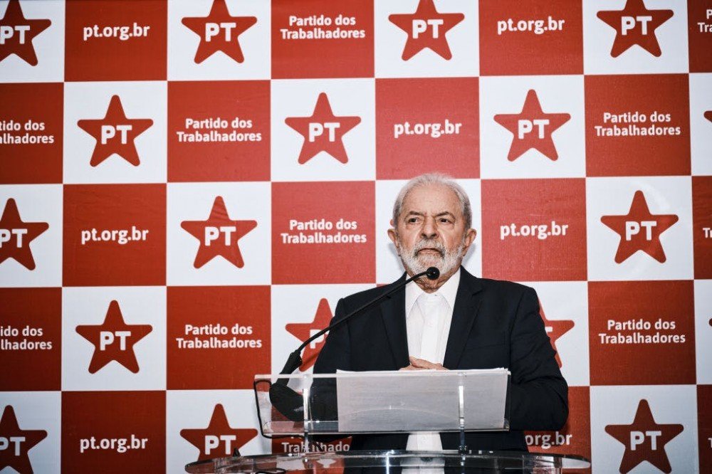 Lula tem 43% de intenções de voto, e Bolsonaro 29%, diz pesquisa BTG/FSB
