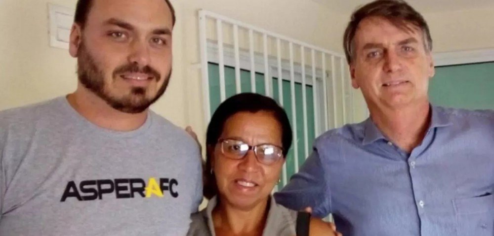Depoimento de Wal do Açaí fornece evidências de que atuou como funcionária fantasma de Jair Bolsonaro