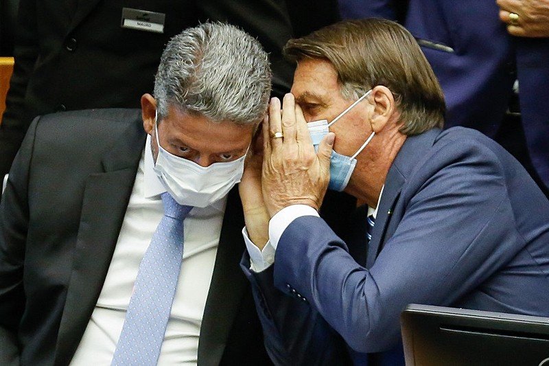 Incerto sobre reeleição, Bolsonaro apressa 