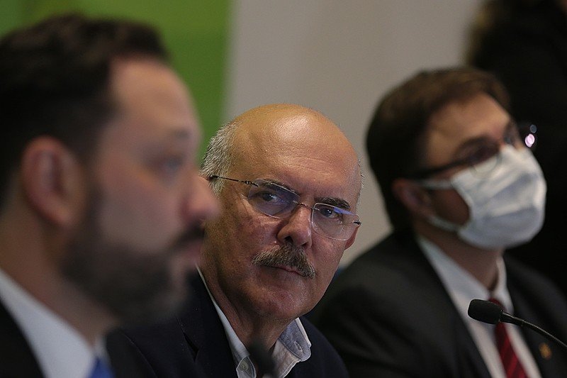 STF autoriza inquérito contra Ribeiro; Bolsonaro diz que “bota a cara no fogo” por ministro