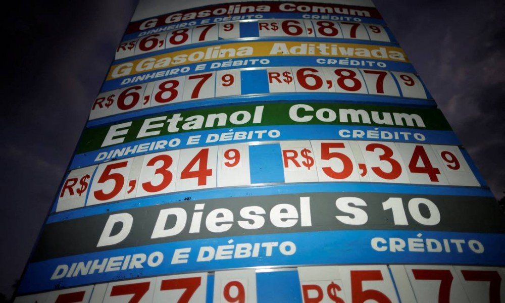 ICMS do diesel vai variar de R$ 0,50 a R$ 1 por litro. Veja quanto seu estado vai cobrar