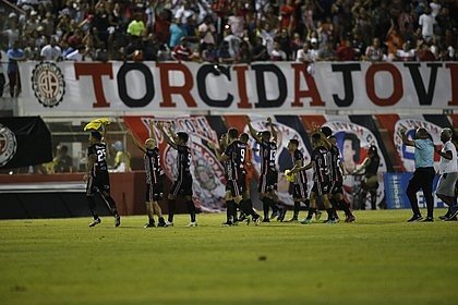 Atlético de Alagoinhas e Jacuipense empatam em 1º jogo da final do Baiano