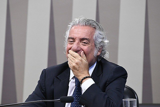 Novo presidente da Petrobras trabalhou para empresas interessadas em alta da gasolina