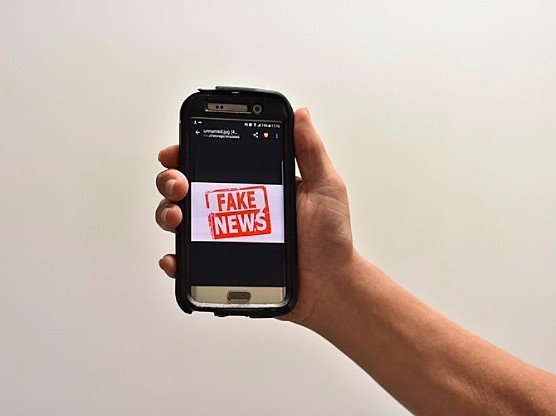Câmara rejeita pedido de urgência para “PL das Fake News”, com apoio do governo Bolsonaro
