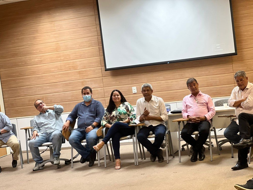 Jerônimo recebe apoio de prefeitos e presidentes de consórcios: 